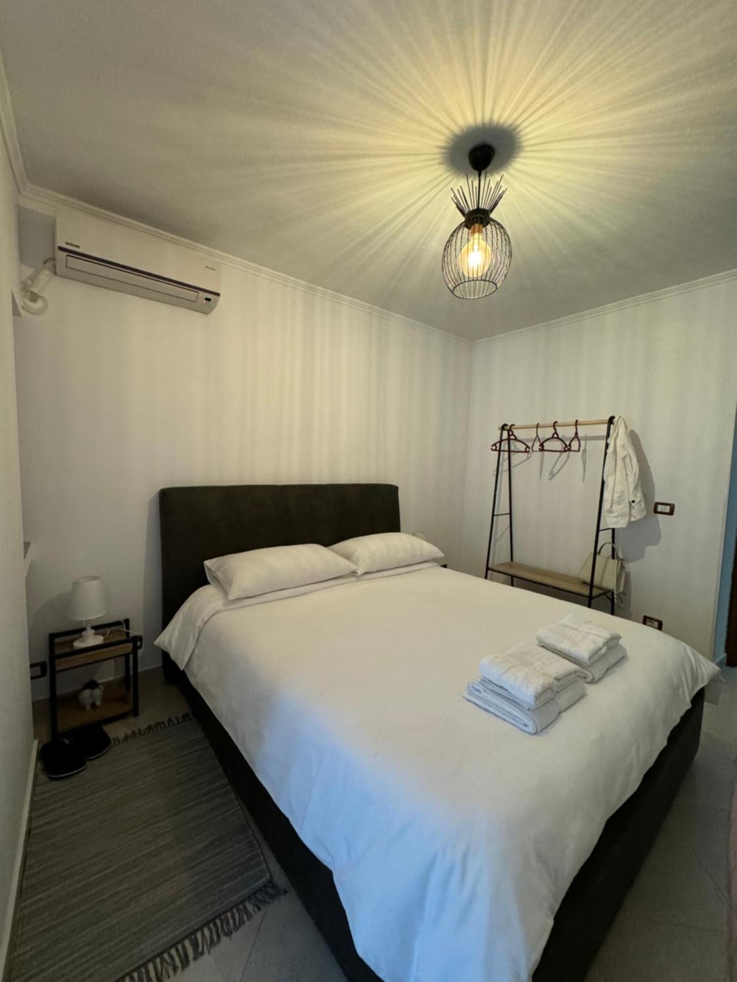 Xhelo'S Rooms Tirana Exterior foto